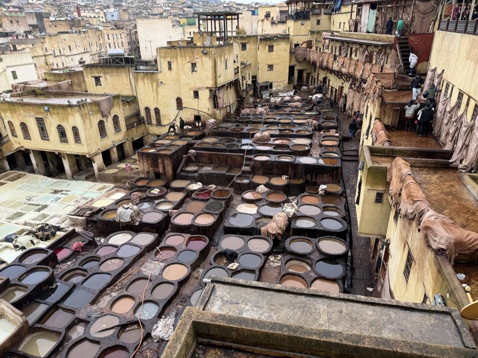 Cum arată cea mai veche pielărie din lume și de ce aici găinațul de porumbel se vinde cu 20 de euro kilogramul 1035153