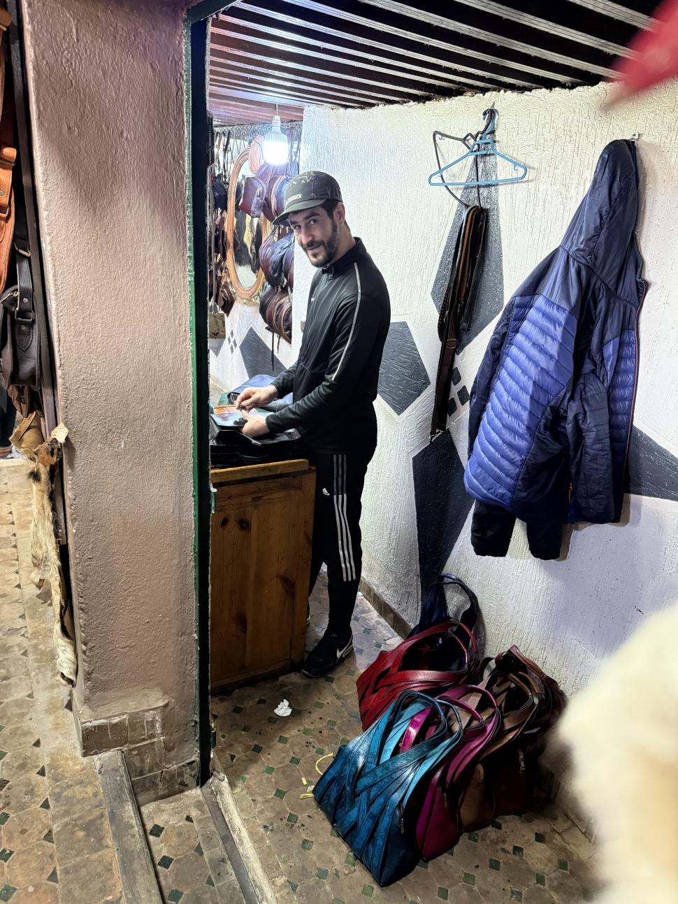 Cum arată cea mai veche pielărie din lume și de ce aici găinațul de porumbel se vinde cu 20 de euro kilogramul 1035211