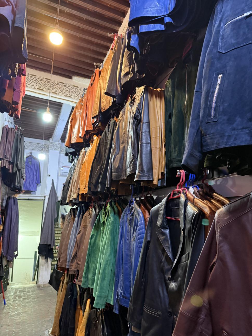 Cum arată cea mai veche pielărie din lume și de ce aici găinațul de porumbel se vinde cu 20 de euro kilogramul 1035212