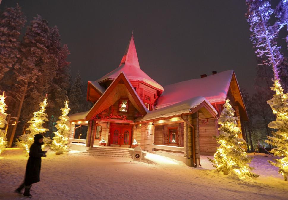 Satul lui Moș Crăciun din Laponia, copleșit de turiști. Cum o cabană pentru o fostă Primă Doamnă a devenit o industrie de milioane 1035311
