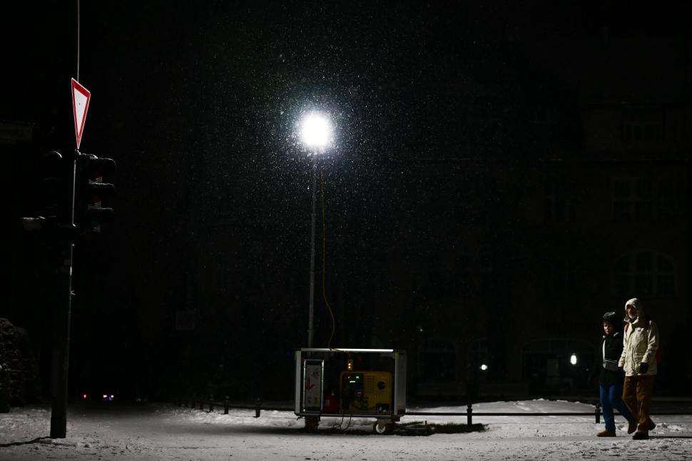 "Grupul Vulcan" de extremă stânga revendică sabotajul care a cauzat un blackout la Berlin. Zeci de mii de gospodării, în beznă  1035856