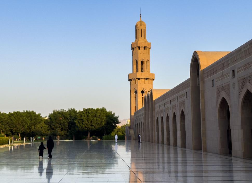 Țara care profită de faptul că Dubai e mult prea aglomerat turistic. Este sigură și are și munți, și deșert  1035729