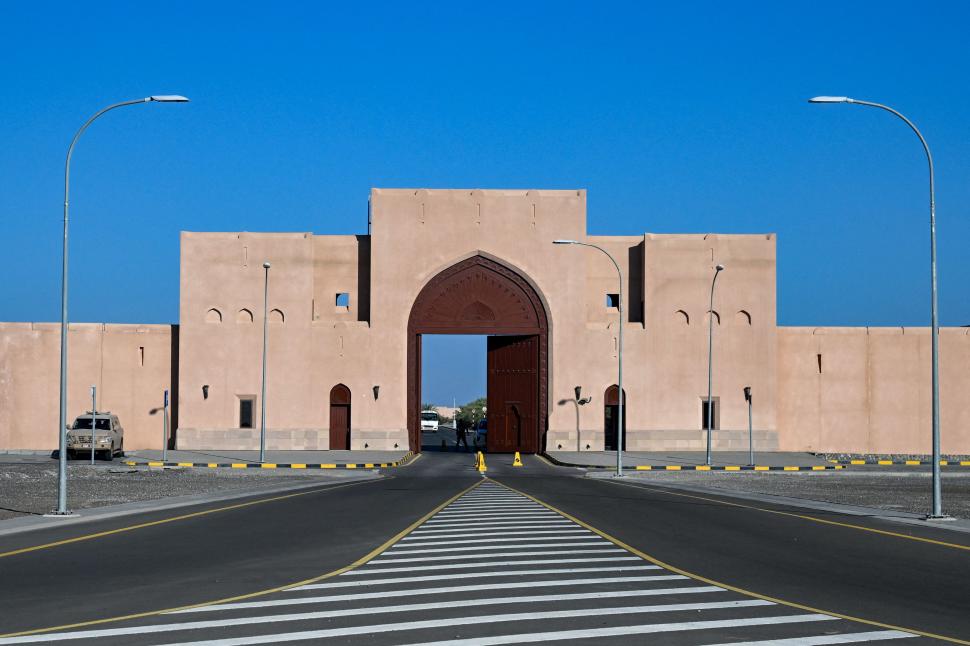 Țara care profită de faptul că Dubai e mult prea aglomerat turistic. Este sigură și are și munți, și deșert  1035736