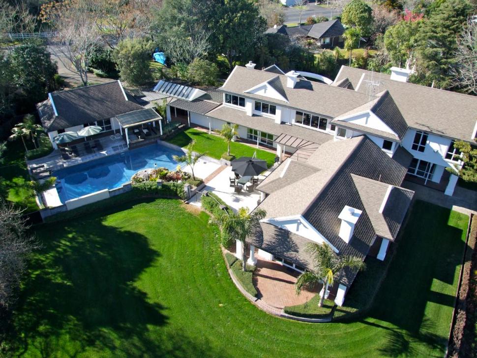 După ce și-au renovat casa de 5 milioane $, doi soți au decis s-o demoleze, pentru că nu-și mai puteau permite să locuiască în ea 1036021