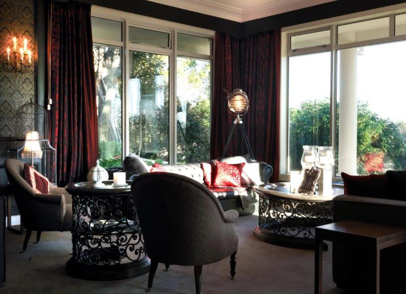 După ce și-au renovat casa de 5 milioane $, doi soți au decis s-o demoleze, pentru că nu-și mai puteau permite să locuiască în ea 1036022