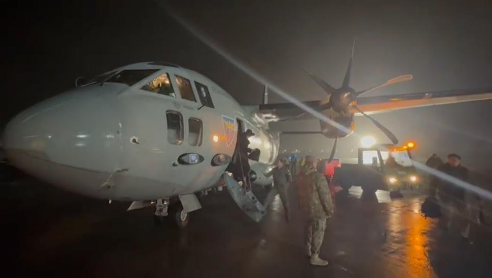 Cum am rămas blocat cu Nicușor Dan pe aeroport, în Paris. Francezii: "Nu am mai văzut de mult așa ceva". Eu: "Niciodată" 1036521