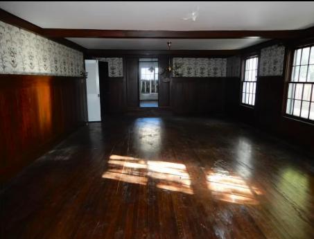 Doi soți au cumpărat un conac istoric cu 400.000 de dolari. Apoi, proiectul lor de renovare a luat o întorsătură dramatică  1036643