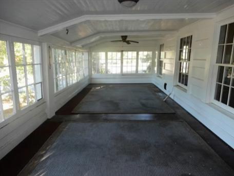 Doi soți au cumpărat un conac istoric cu 400.000 de dolari. Apoi, proiectul lor de renovare a luat o întorsătură dramatică  1036647