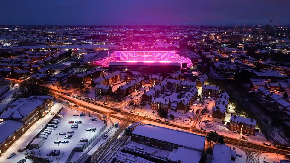 Cerul a devenit roz aprins în timpul furtunii de zăpadă de joi seară, în Birmingham 1037026