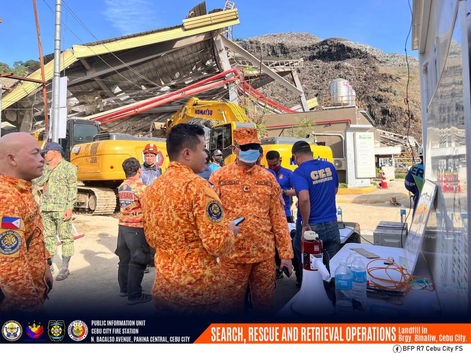 Doi oameni au murit și 35 sunt dispăruți, după ce o groapă de gunoi s-a prăbușit iar „avalanșa” de deșeuri a lovit un sat, în Filipine 1037053