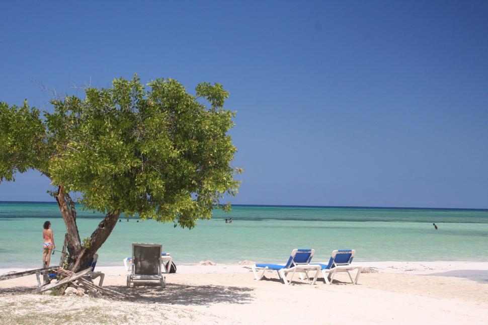 Insula din Caraibe, cu peste 1.000 km de coastă, unde localnicii nu mai au acces la plajă 1037089