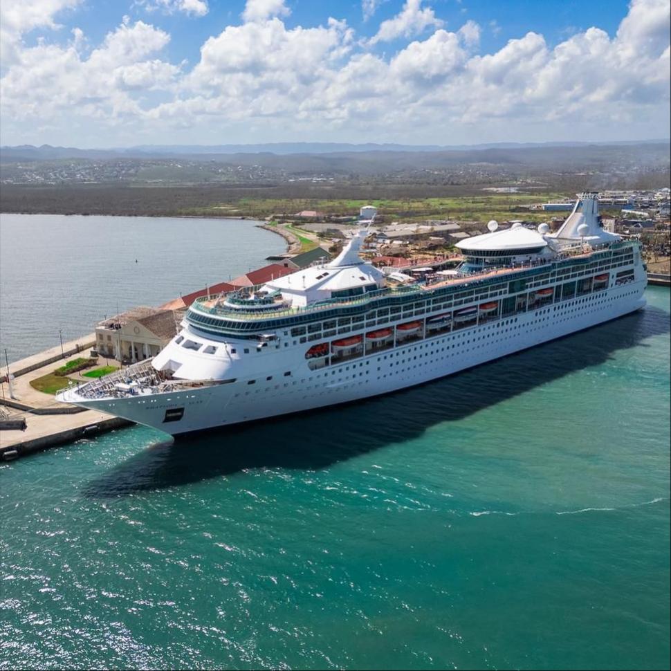 Insula din Caraibe, cu peste 1.000 km de coastă, unde localnicii nu mai au acces la plajă 1037090