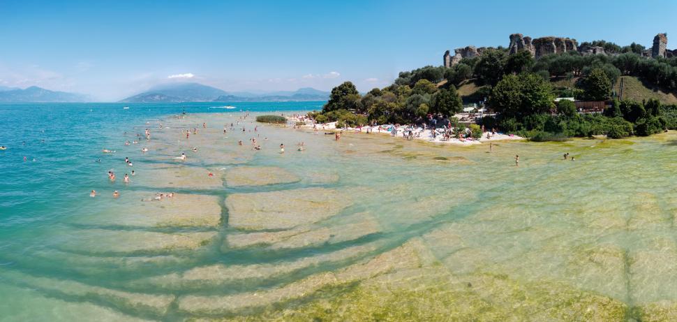 Insula din Caraibe, cu peste 1.000 km de coastă, unde localnicii nu mai au acces la plajă 1037093