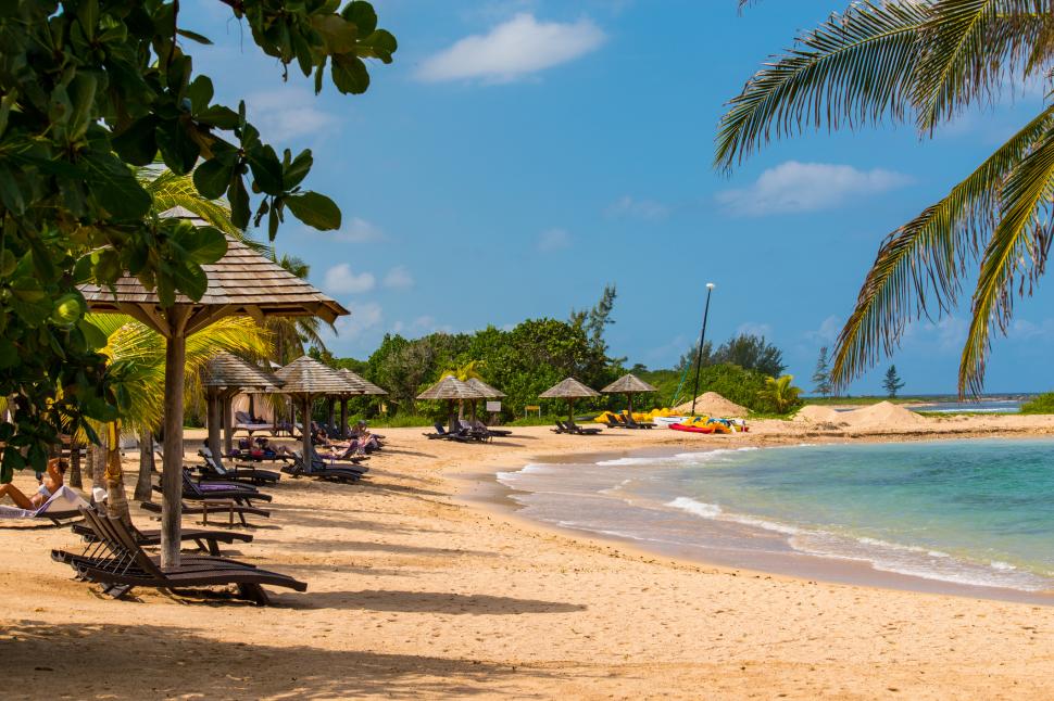 Insula din Caraibe, cu peste 1.000 km de coastă, unde localnicii nu mai au acces la plajă 1037094