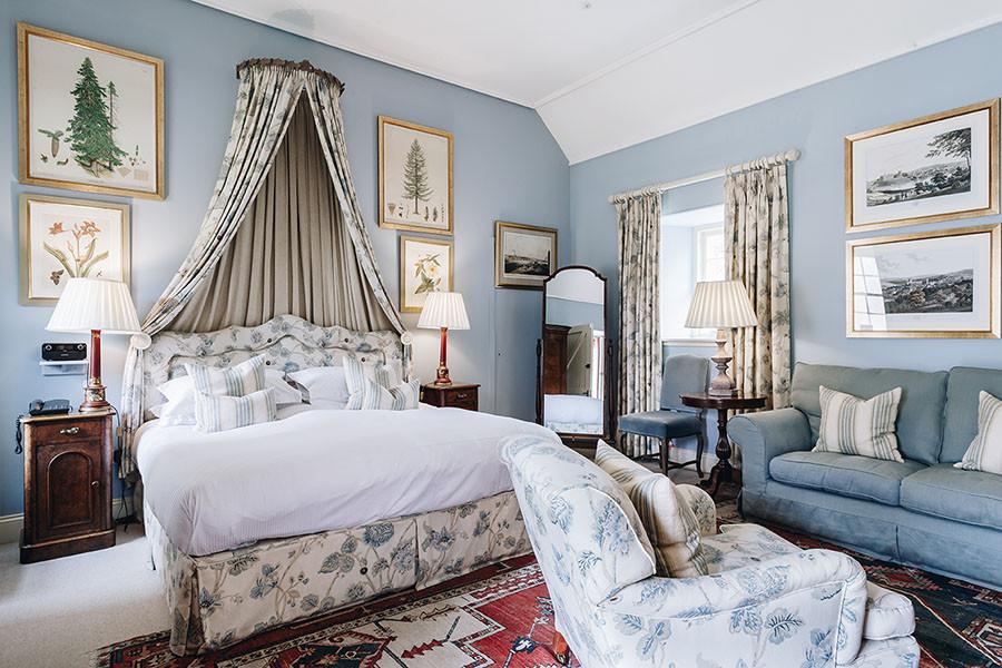 Regele Charles anunță transformarea de 8,7 milioane de dolari a unei proprietății regale în spațiu de nunți. Cum arată acum conacul 1036777