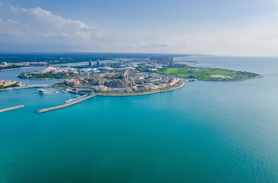 „Chinezii nu scuipă după ruşi, aşa cum fac europenii”. Cum a devenit Hainan destinația preferată a turiștilor ocoliți de Europa 1036627