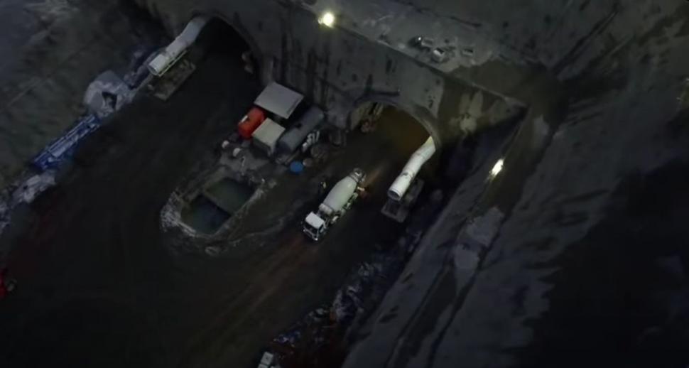 Imagini cu dinamitările de la tunelul Robești, pe secțiunea montană a Autostrăzii Sibiu-Pitești. CNAIR: Se lucrează indiferent de vreme 1037319