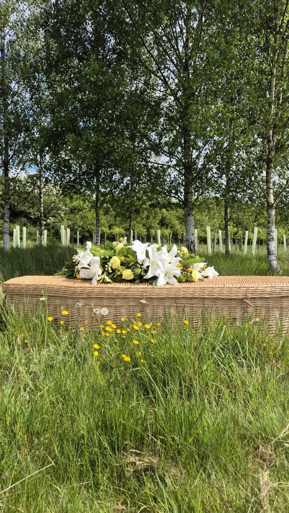 „Suntem aici doar într-o vizită scurtă”. Povestea lui Jonny, „cel mai bun gropar” al Marii Britanii 1037108