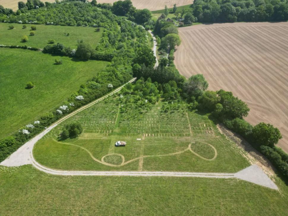 „Suntem aici doar într-o vizită scurtă”. Povestea lui Jonny, „cel mai bun gropar” al Marii Britanii 1037110