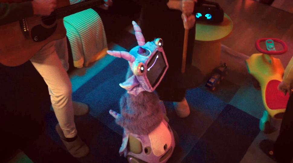 Cum arată robotul animal de companie: Ar trebui să țină locul unui cățel sau pisoi, dar are coarne și pare extraterestru 1037121