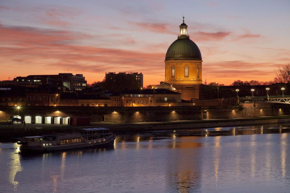 Destinațiile europene care înlocuiesc marile orașe turistice. Aceeași atmosferă, fără aglomerație și caniculă 1035746