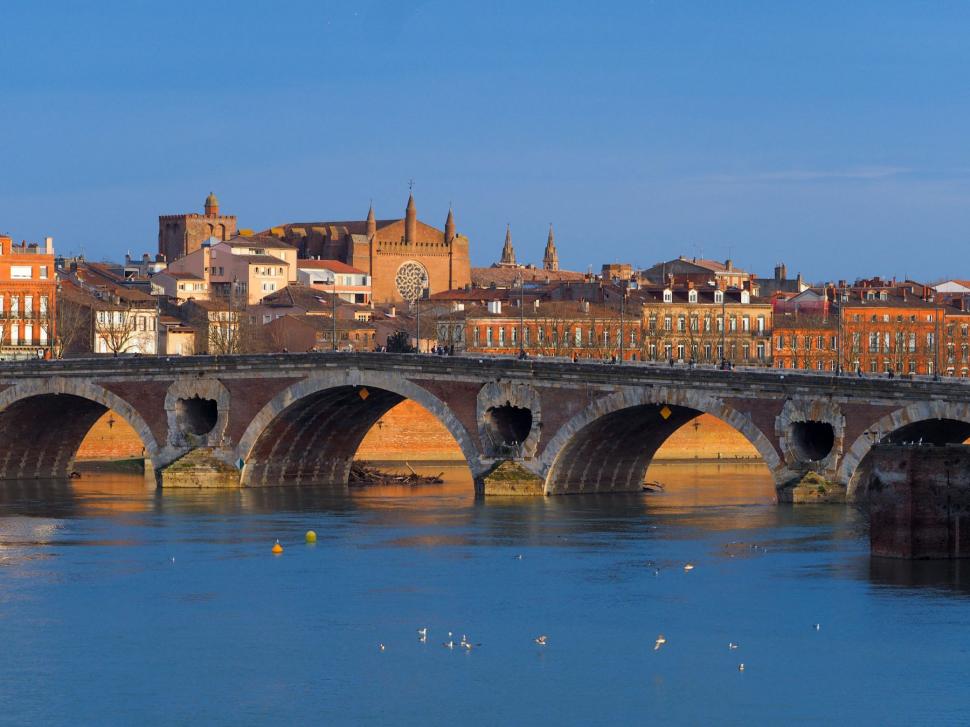 Destinațiile europene care înlocuiesc marile orașe turistice. Aceeași atmosferă, fără aglomerație și caniculă 1035748