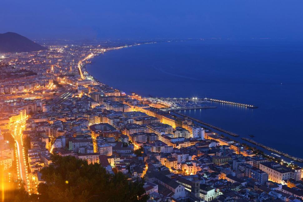 Destinațiile europene care înlocuiesc marile orașe turistice. Aceeași atmosferă, fără aglomerație și caniculă 1035752