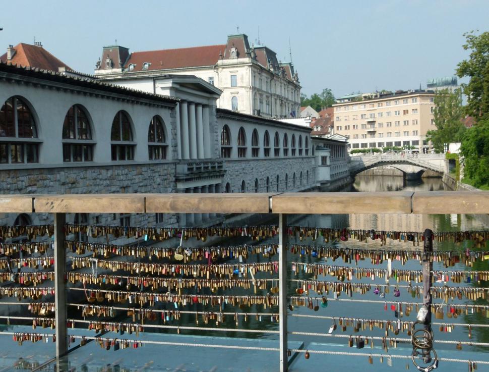 Destinațiile europene care înlocuiesc marile orașe turistice. Aceeași atmosferă, fără aglomerație și caniculă 1035760