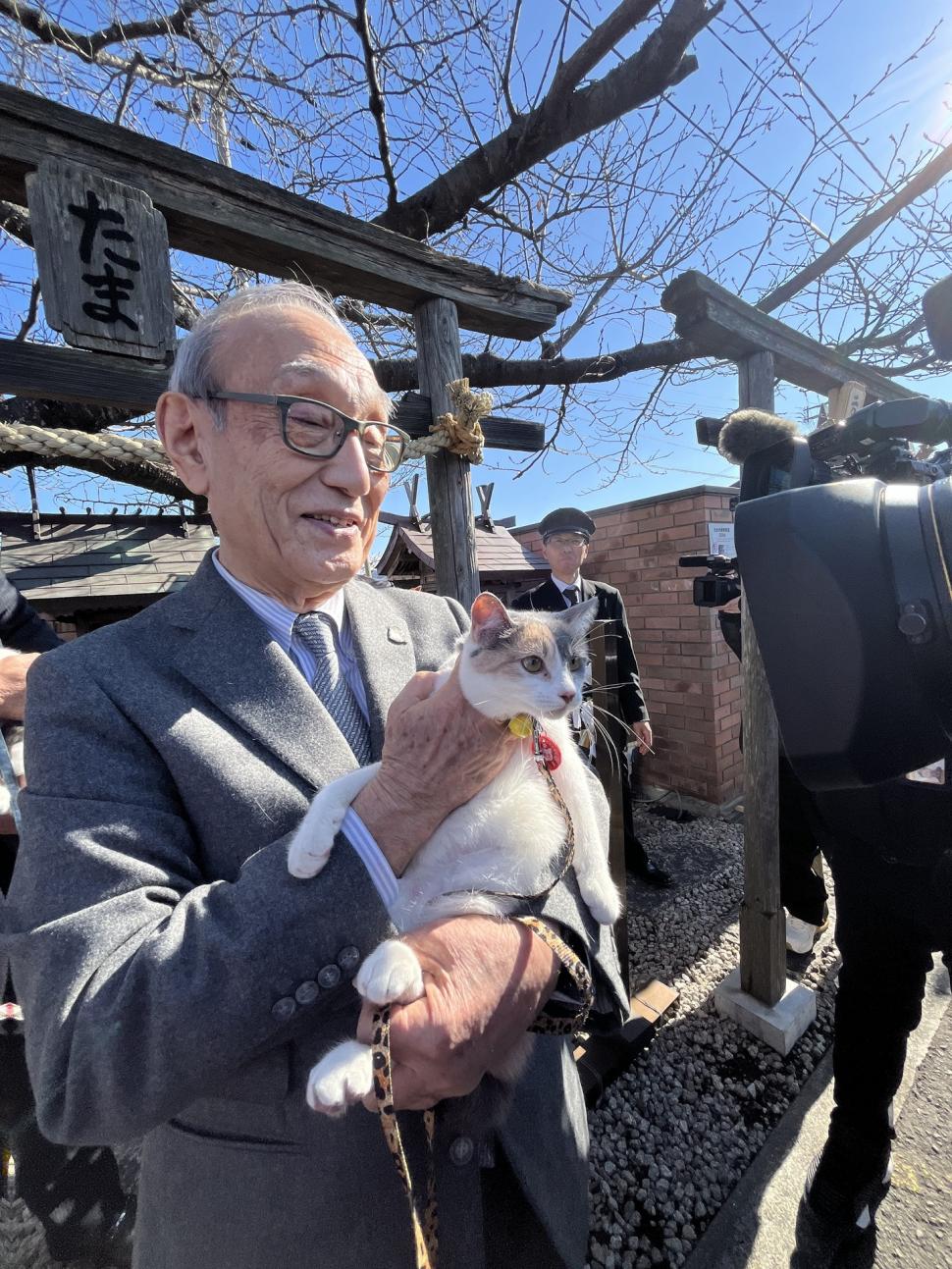 Japonia are un nou șef de gară felin: Yontama va „conduce” linia ferată unde pisicile au făcut istorie, salvând-o de la faliment 1036842