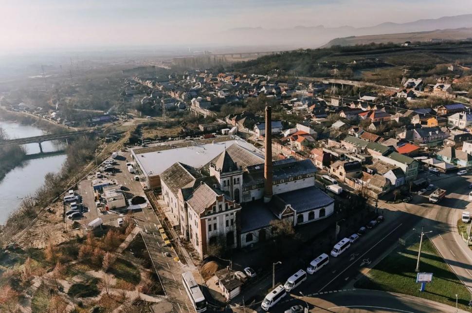 O fostă fabrică de bere din Cluj, veche de peste două secole, a fost scoasă la vânzare. La cât e evaluată 1037450