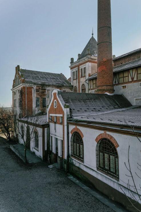 O fostă fabrică de bere din Cluj, veche de peste două secole, a fost scoasă la vânzare. La cât e evaluată 1037457