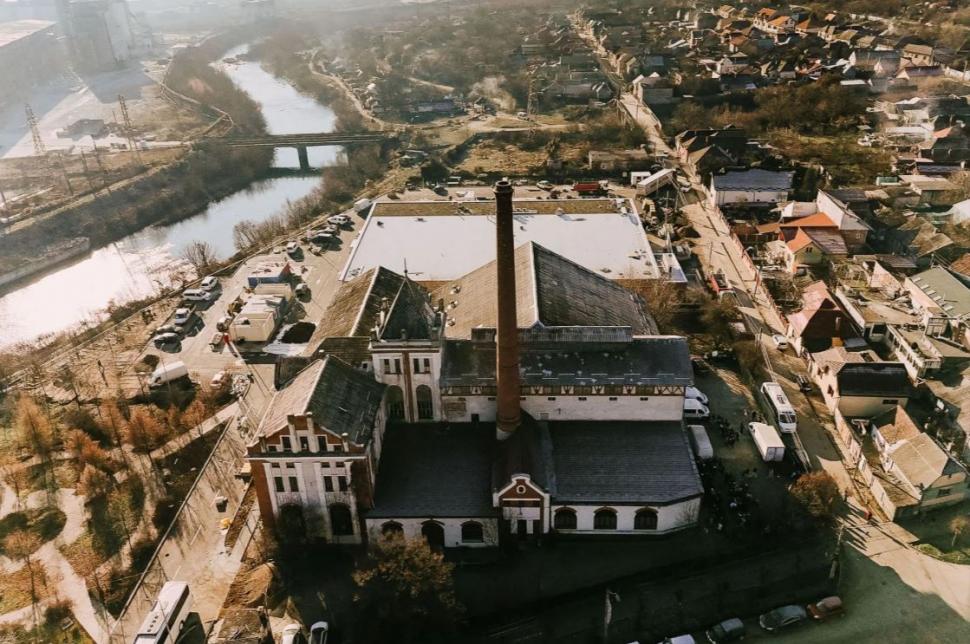 O fostă fabrică de bere din Cluj, veche de peste două secole, a fost scoasă la vânzare. La cât e evaluată 1037460