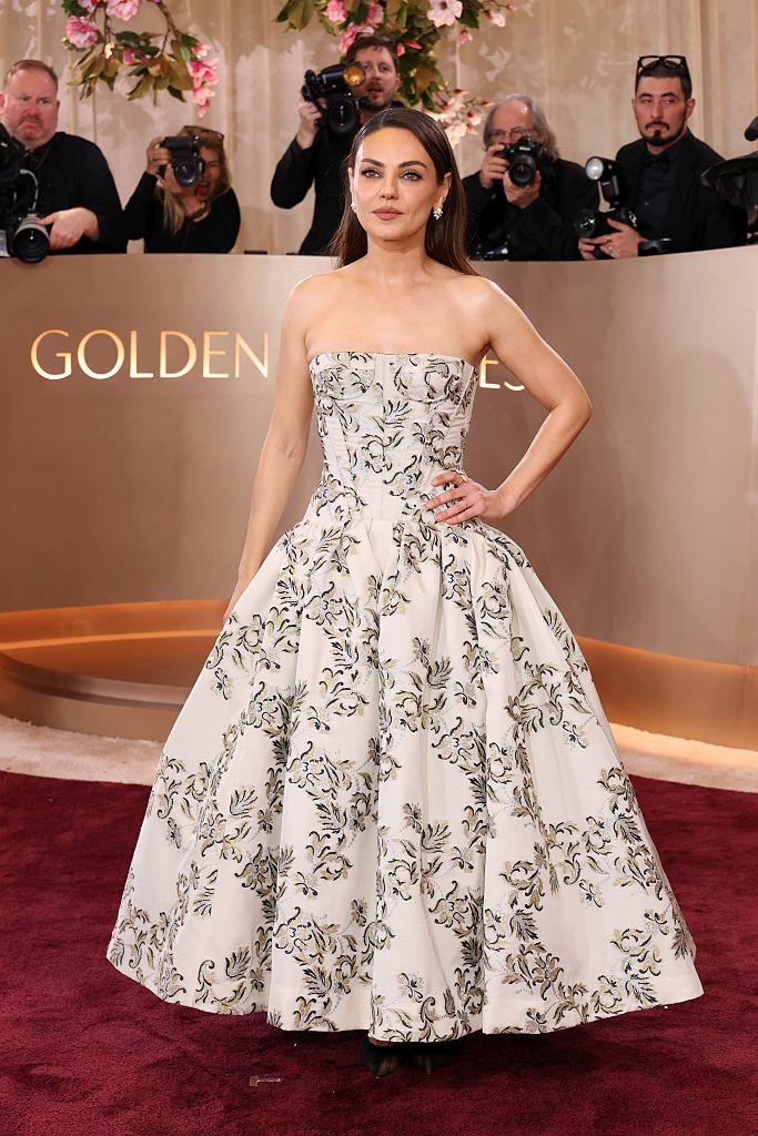 Cele mai spectaculoase apariții la Globurile de Aur. Jennifer Lopez și Julia Roberts au făcut senzație, Pamela Anderson, nemachiată 1037594