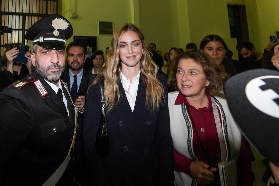 Scandalul Pandorogate de fraudă cu pandișpan de Crăciun dărâmă cuplul Italiei. Meloni i-a numit pe Ferragni și Fedez „modele greșite” 1037727