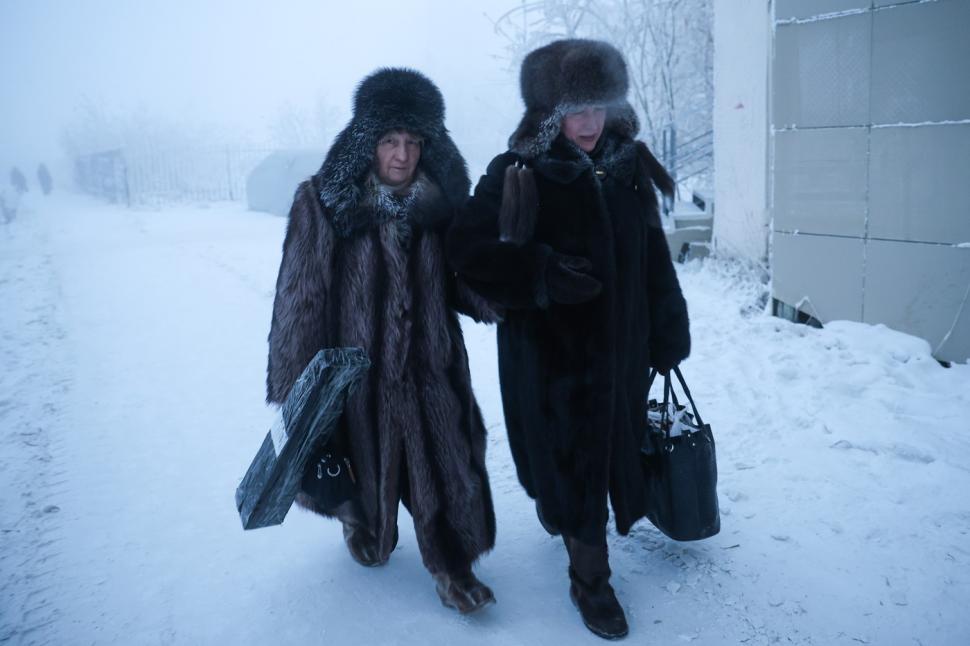 Cum se trăiește în cel mai geros oraș din lume, unde - 40 de grade este temperatura normală. O femeie arată ce face când iese din casă 1037916