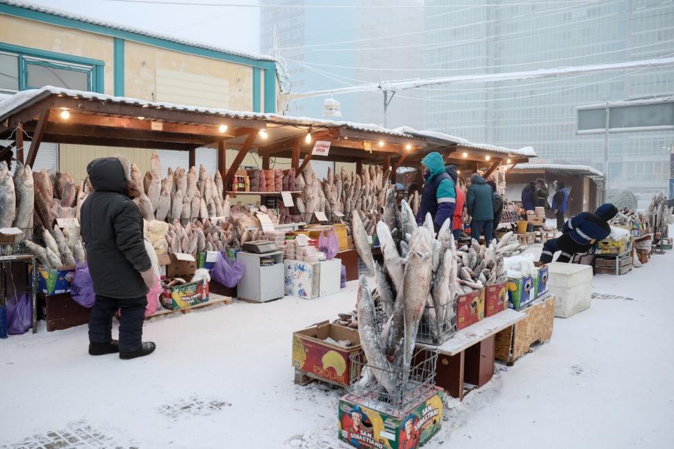 Cum se trăiește în cel mai geros oraș din lume, unde - 40 de grade este temperatura normală. O femeie arată ce face când iese din casă 1037921