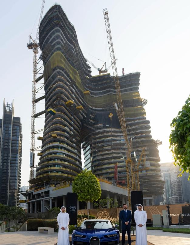 Producătorii de mașini de lux construiesc acum zgârie-nori. În turnul Bugatti din Dubai, miliardarii își parchează limuzinele în casă 1037753