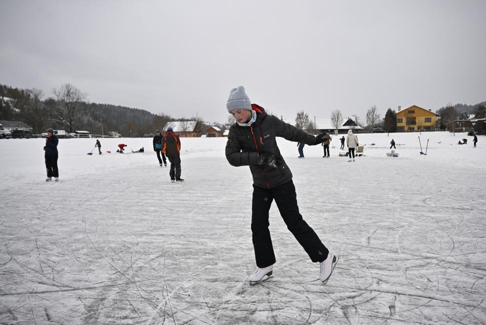 Fenomen meteo neobișnuit: Lacul Balaton a înghețat complet. Imagini spectaculoase cu "Marea Ungariei" 1038326