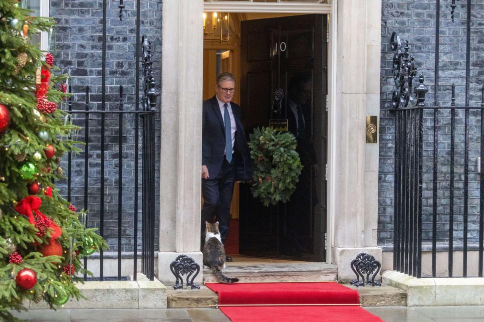 Scene amuzante cu Larry, motanul de la Downing Street. De această dată, fotograful lui Nawrocki era să-l calce pe coadă la propriu 1038182