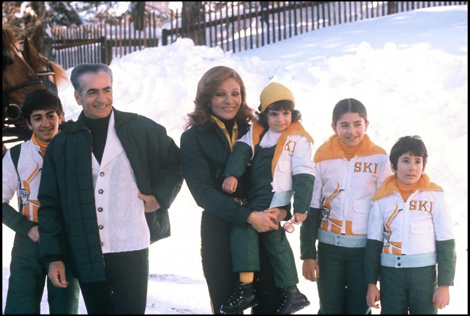 Povestea prințesei Leila Pahlavi, fiica cea mică a ultimului șah al Iranului. De la copilăria „regală”, la exil. Imagini rare           1038440