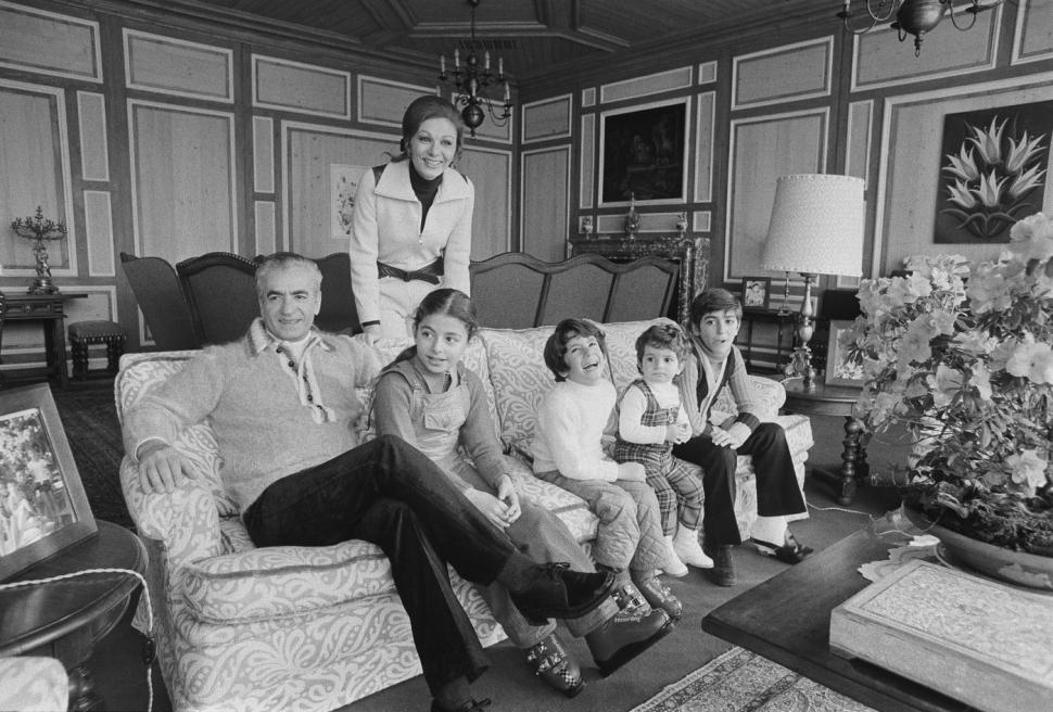 Povestea prințesei Leila Pahlavi, fiica cea mică a ultimului șah al Iranului. De la copilăria „regală”, la exil. Imagini rare           1038443