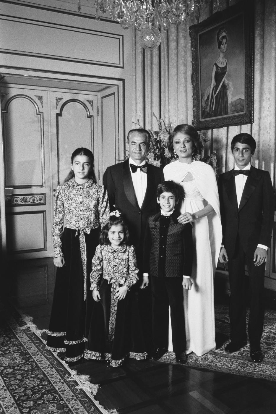Povestea prințesei Leila Pahlavi, fiica cea mică a ultimului șah al Iranului. De la copilăria „regală”, la exil. Imagini rare           1038444