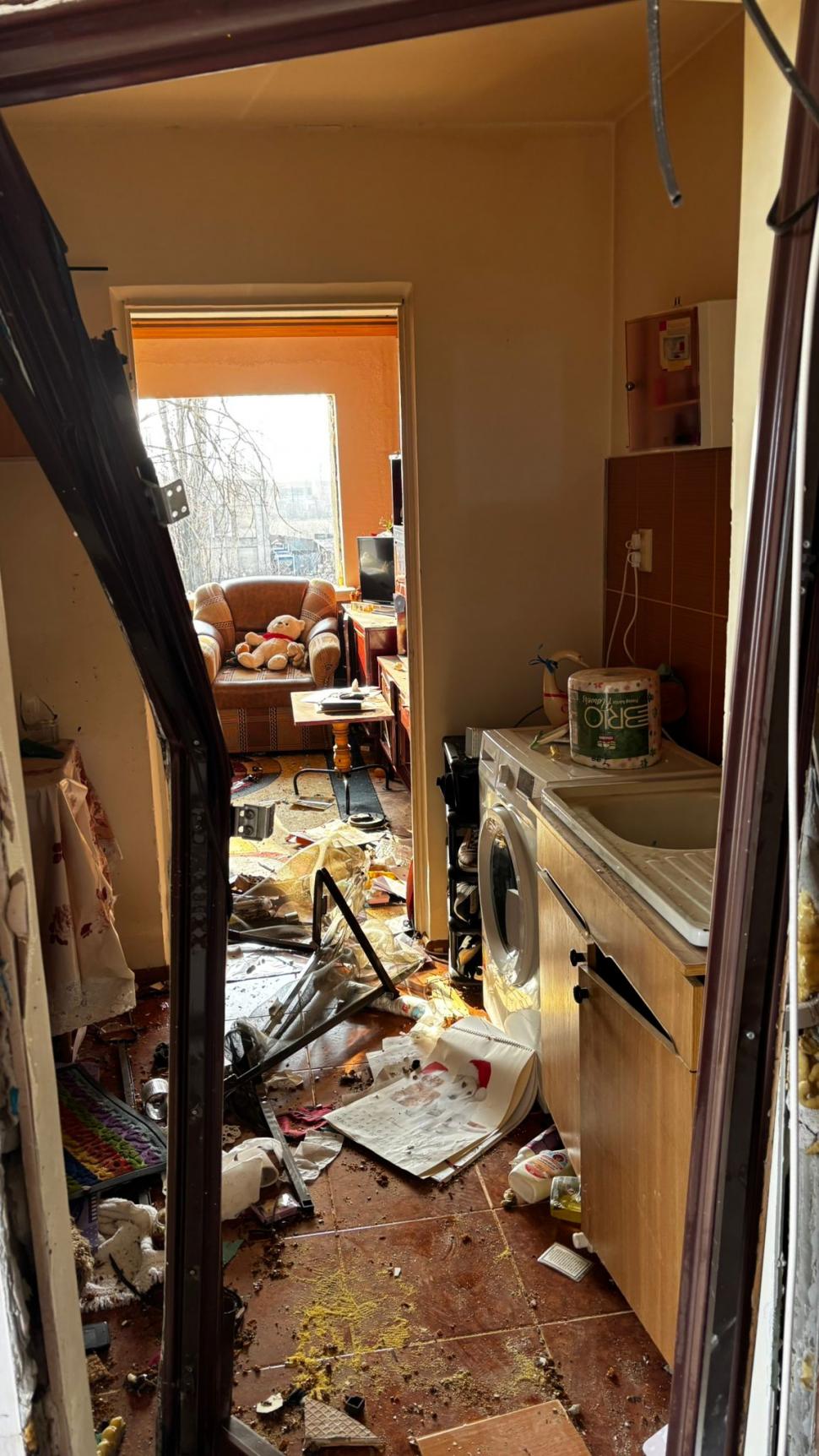 Explozie într-un bloc din Buzău: o persoană a fost rănită. Locatarii spun că au simțit miros de gaze de dimineață 1039179