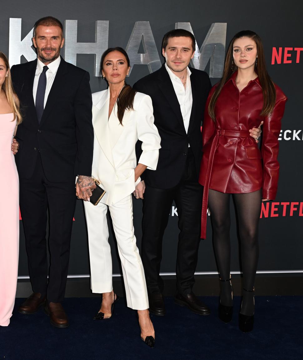Brooklyn Beckham rupe în sfârșit tăcerea, după zvonurile privind ruptura de părinții David și Victoria: „Au încercat să mă mituiască” 1039616