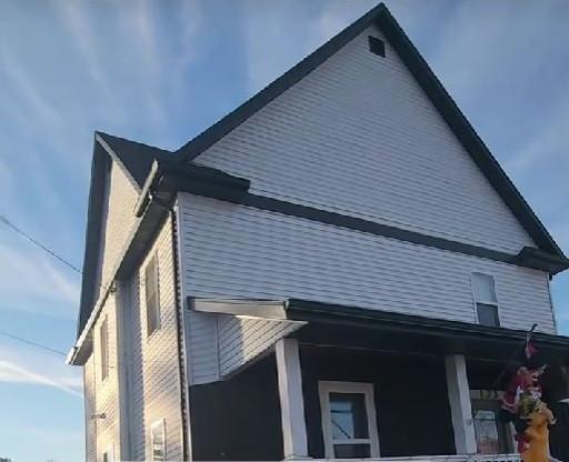 Doi soţi din SUA care şi-au cumpărat o casă veche de peste 100 de ani au descoperit "un secret" în spatele unui perete 1039750