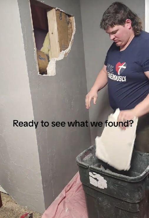 Doi soţi din SUA care şi-au cumpărat o casă veche de peste 100 de ani au descoperit "un secret" în spatele unui perete 1039756