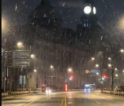 Frig neobișnuit în China. A nins la Shanghai, după mulți ani, iar mai multe străzi au fost închise 1039634