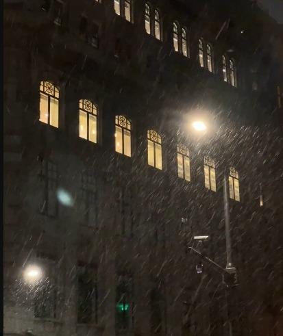 Frig neobișnuit în China. A nins la Shanghai, după mulți ani, iar mai multe străzi au fost închise 1039637