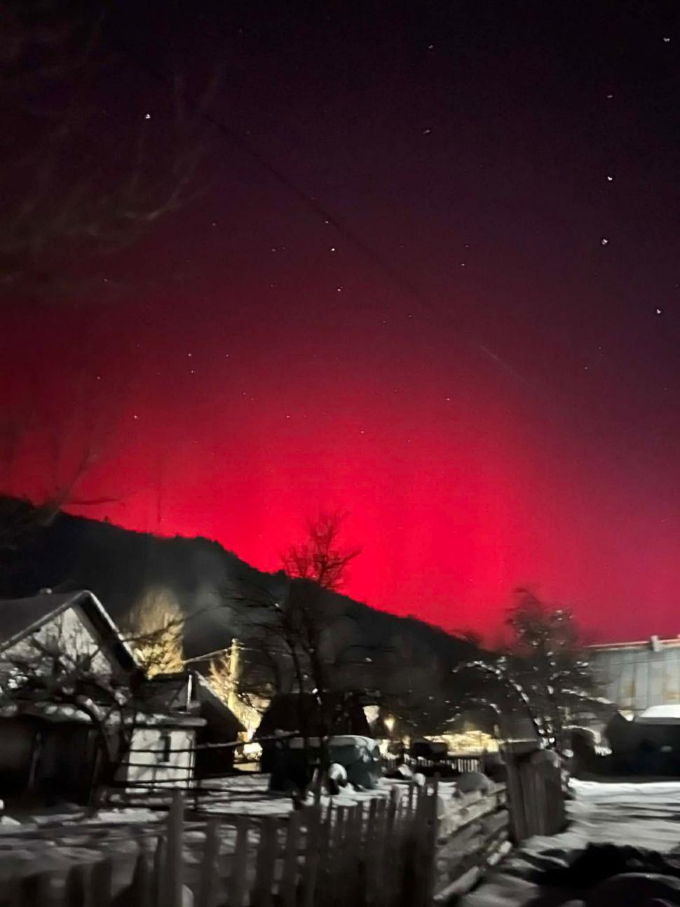 Spectacol de culori pe cer. Aurora boreală, vizibilă în mai multe județe din România, după furtuna solară 1039570