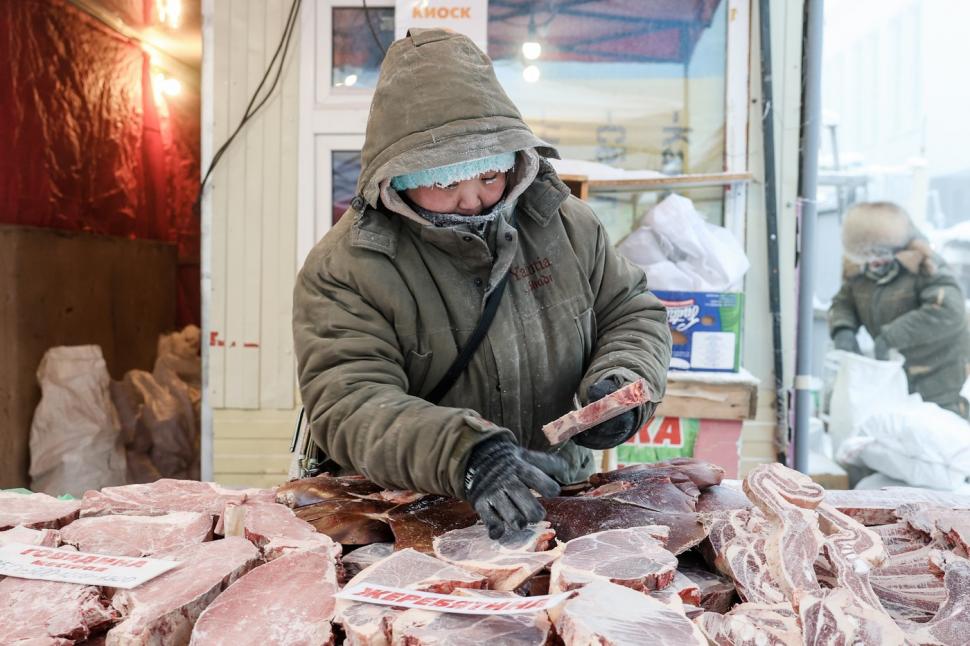 Cum își crește o femeie copiii în orașul în care temperaturile ajung la - 64 de grade. „Iau bebelușul cu mine când ies cu mașina” 1039957
